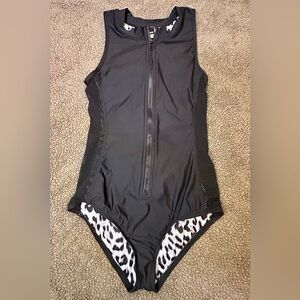 Hurley Swimsuit (SM) zipper/mesh detail